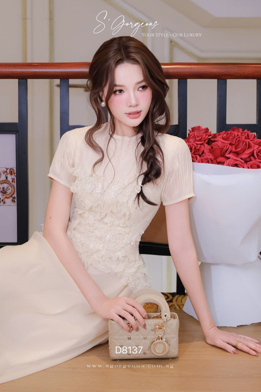 photo_6129847006860611072_y